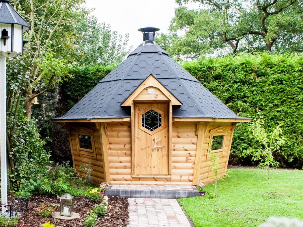 10m arctic cabin