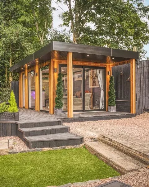 garden bar with canopy