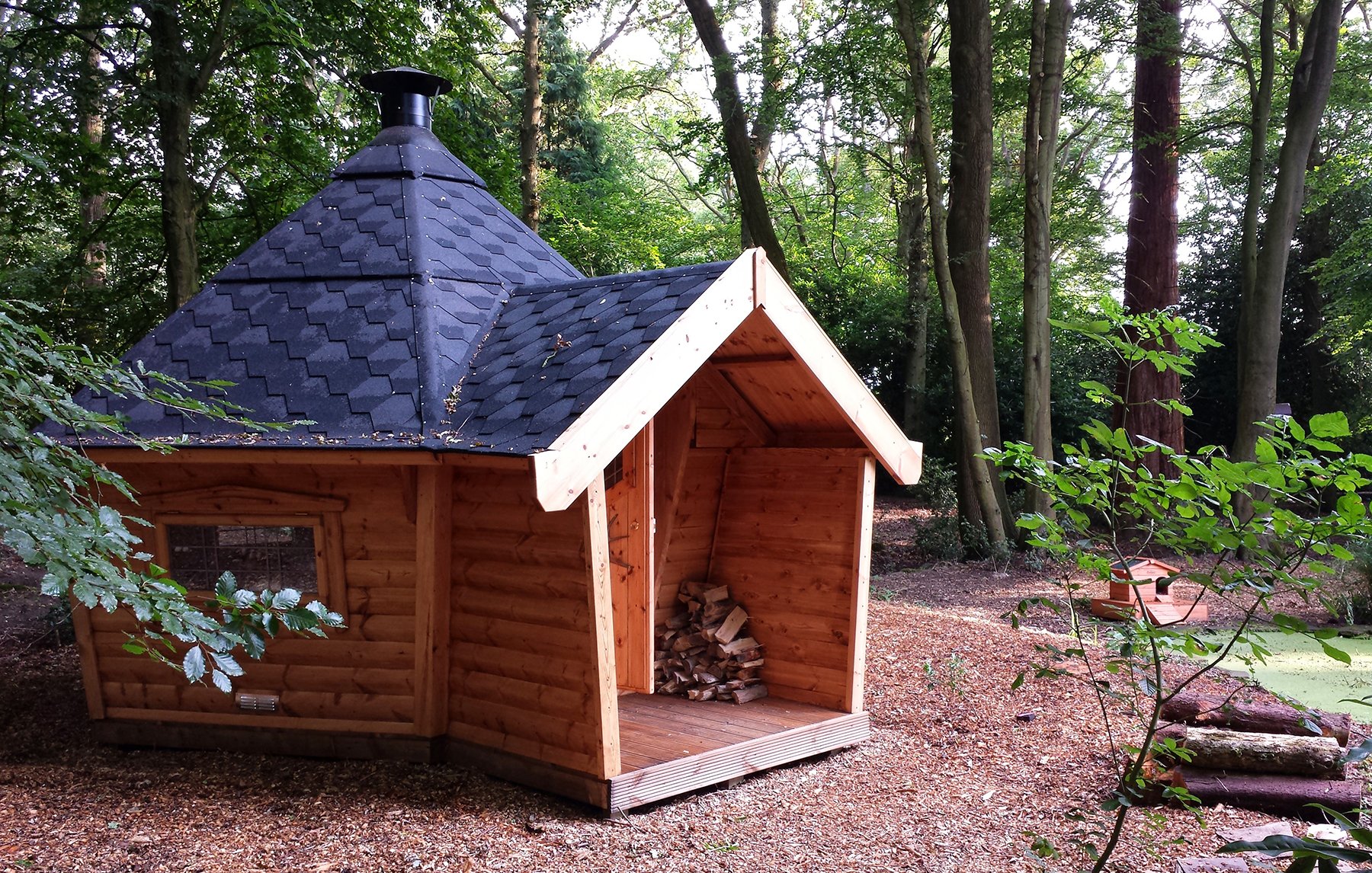 wooden garden cabin 
