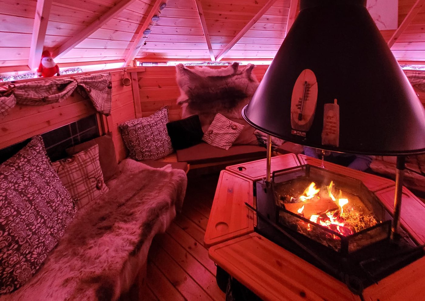 Arctic Cabins - Kerry McElroy - 10m_01a