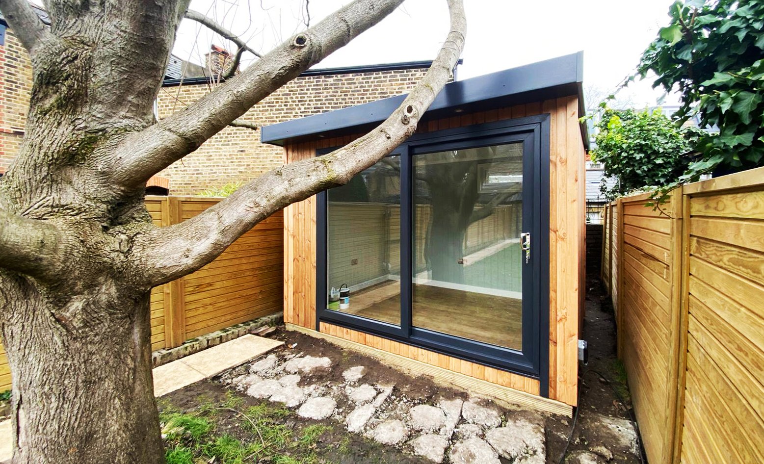 Small redwood Garden Room