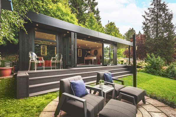 Veranda Garden Room With Canopy
