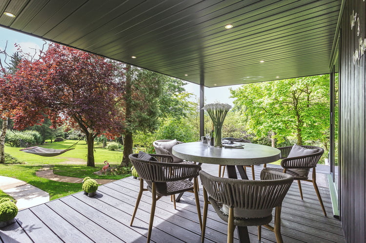 Garden Room with Canopy