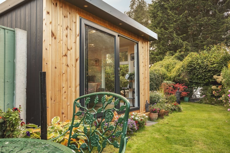 Cabin Master_Mulrenan_Garden Room_09