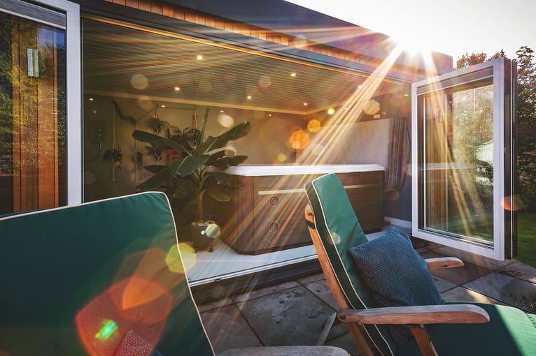 Garden Room With Hot Tub 