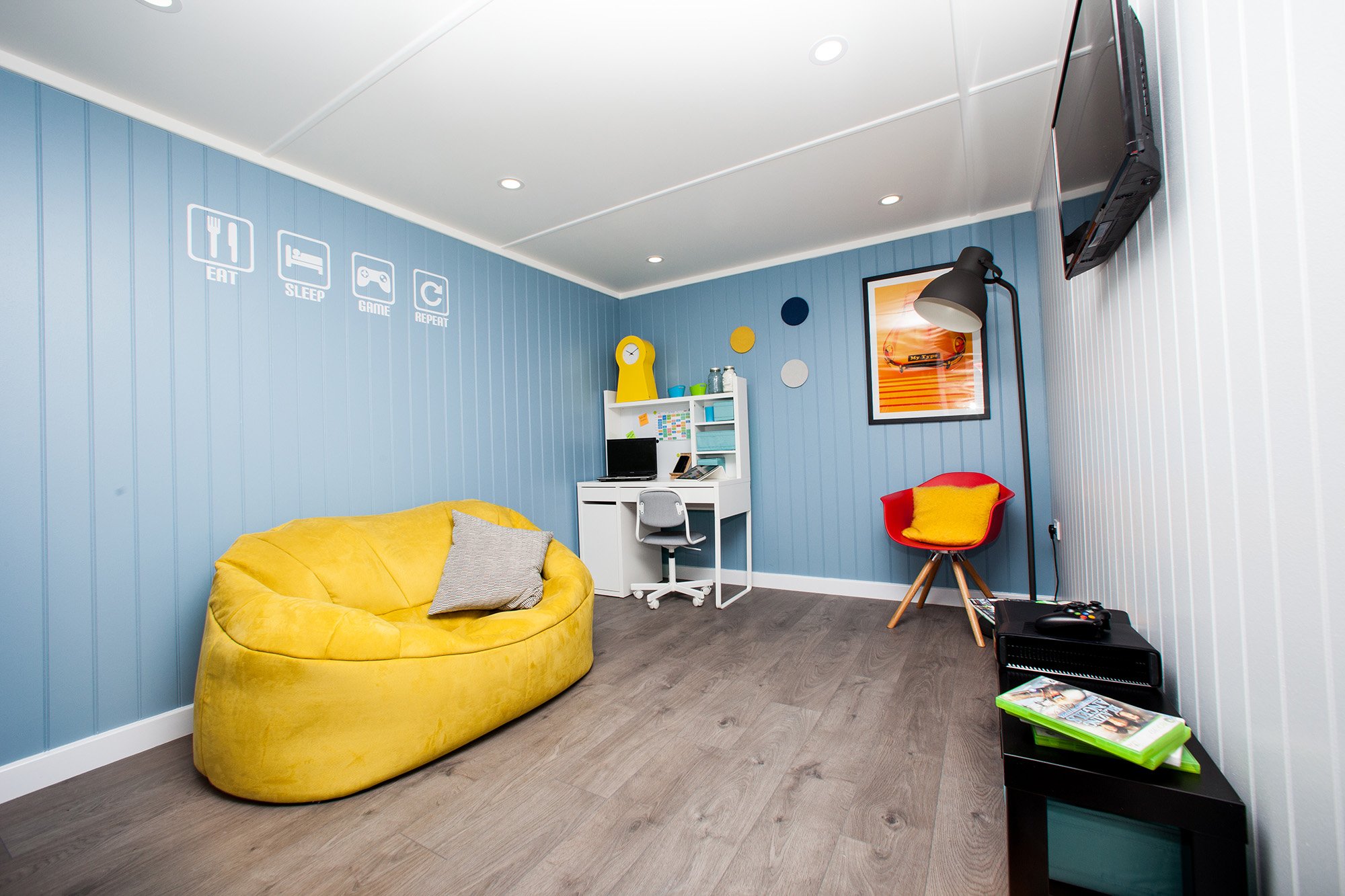 Teen Den Garden Room