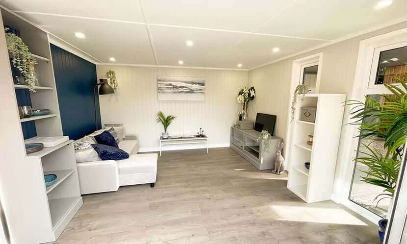 CM-Show-Site-Mix-Veranda-Room-Hot-Tub-02-Gallery