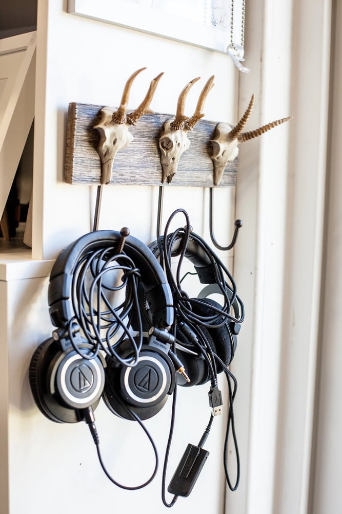 Cabin Master Cedar Garden Room with Headphones