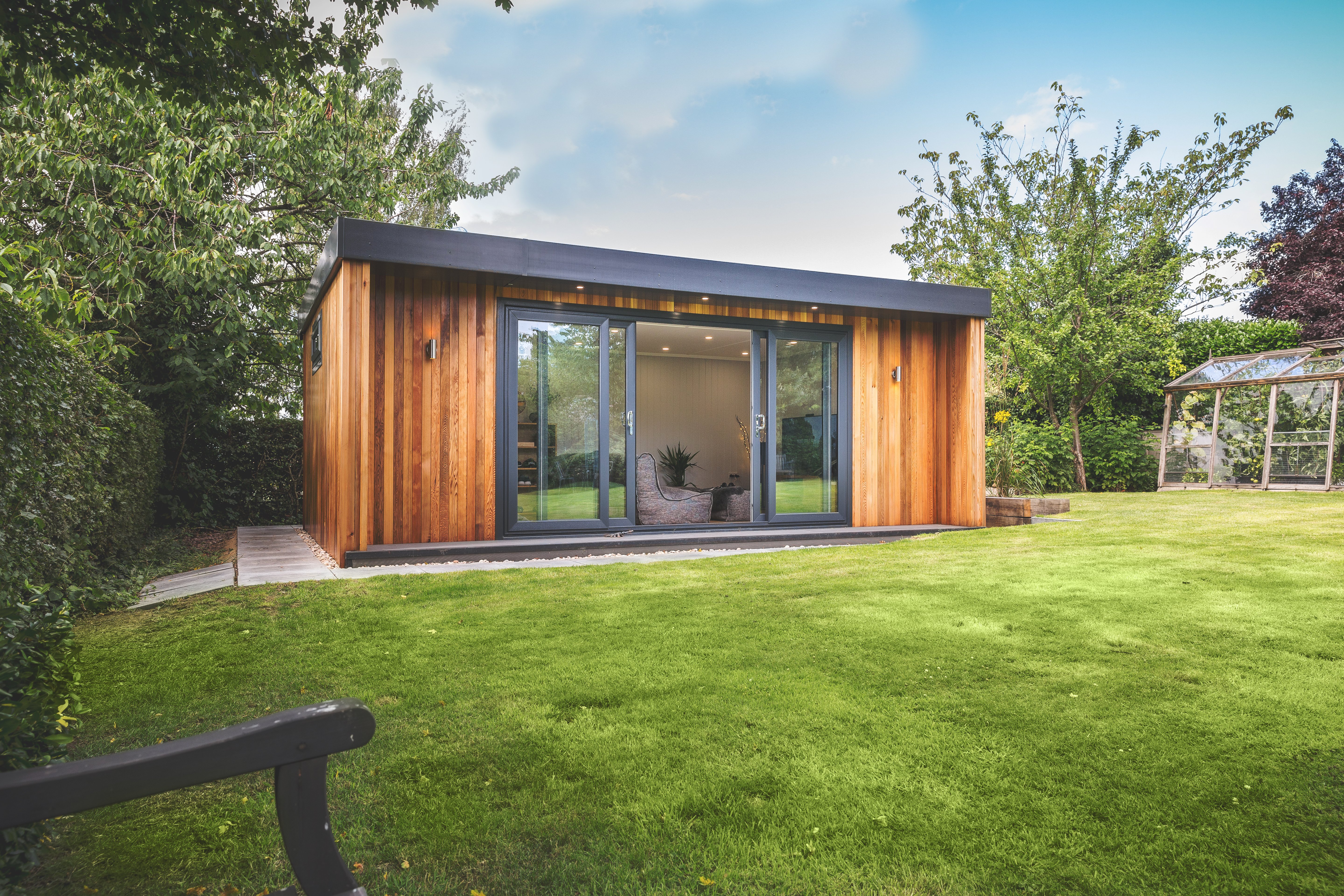 Large cedar garden room with insulation