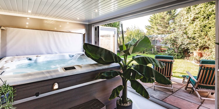 Cabin Master_Smale_Hot Tub Room_05a