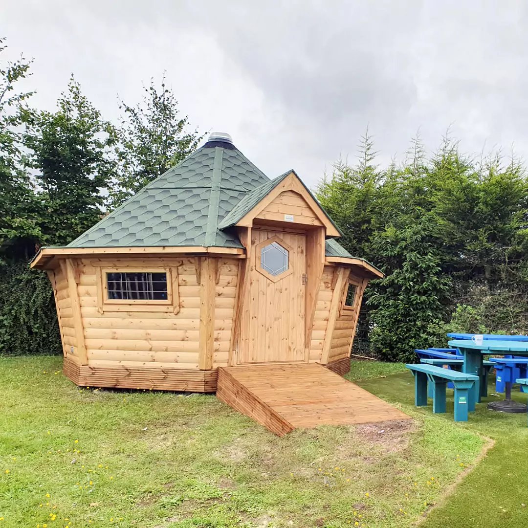 scandi school cabin with ramp