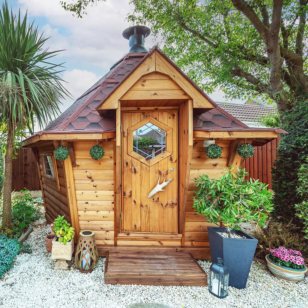 arctic cabins BBQ building