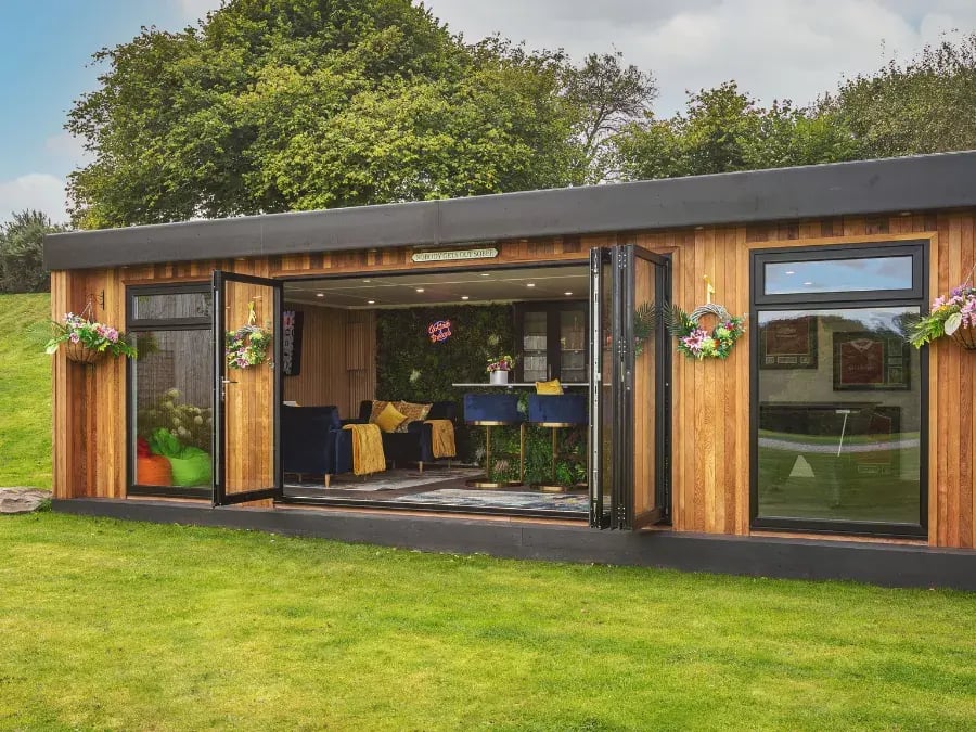 garden bar with bifolds