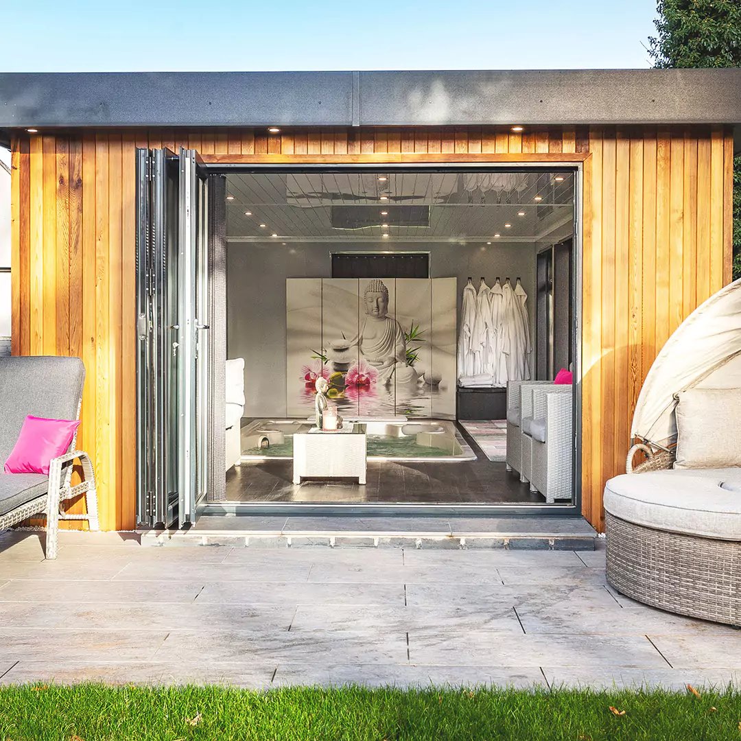  Swim Spa Garden Room with Outdoor Furnishings 