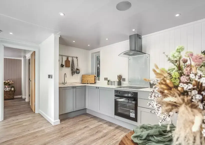 garden annexe with kitchen facilities