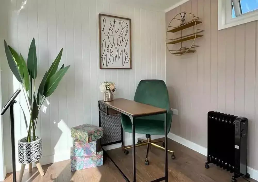 garden office internal photo