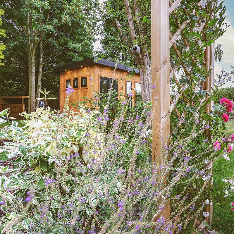 Insulated garden hobby room