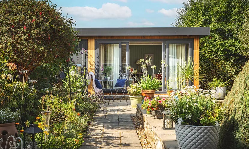 Cabin master garden room