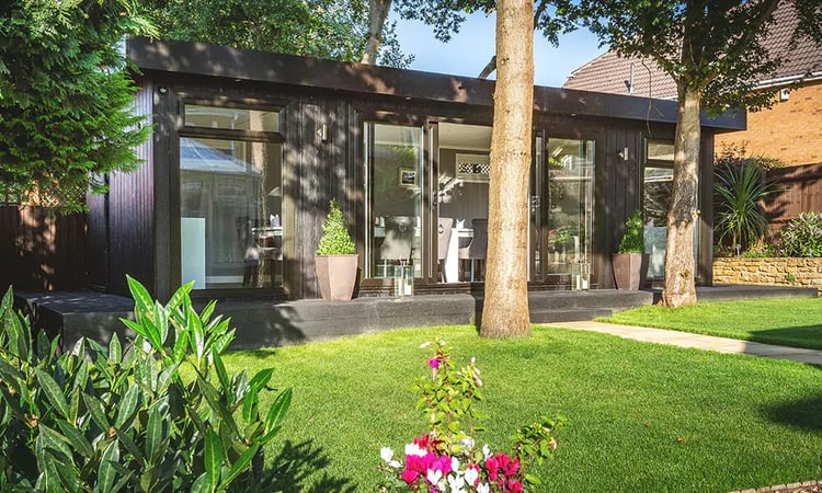garden room with dining set up