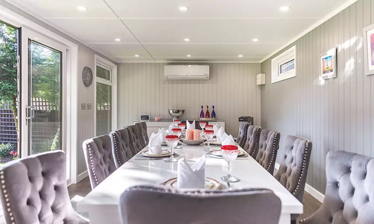 garden room Dining Room