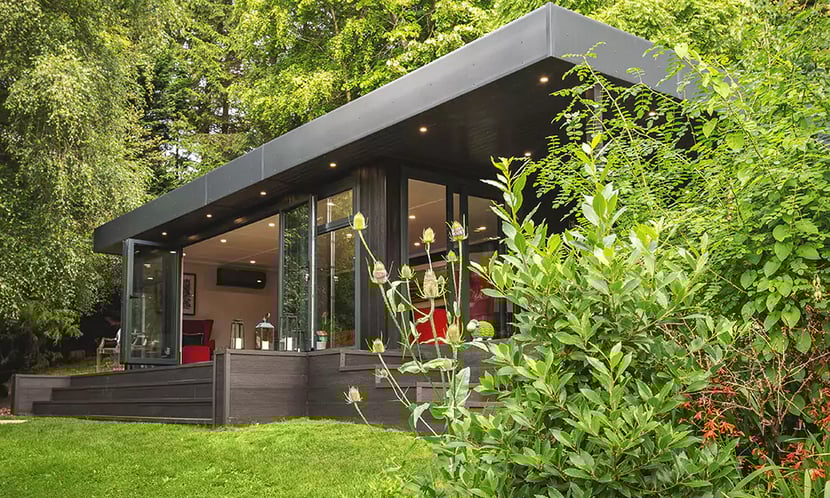 Large Luxury Garden Room on raised decked area