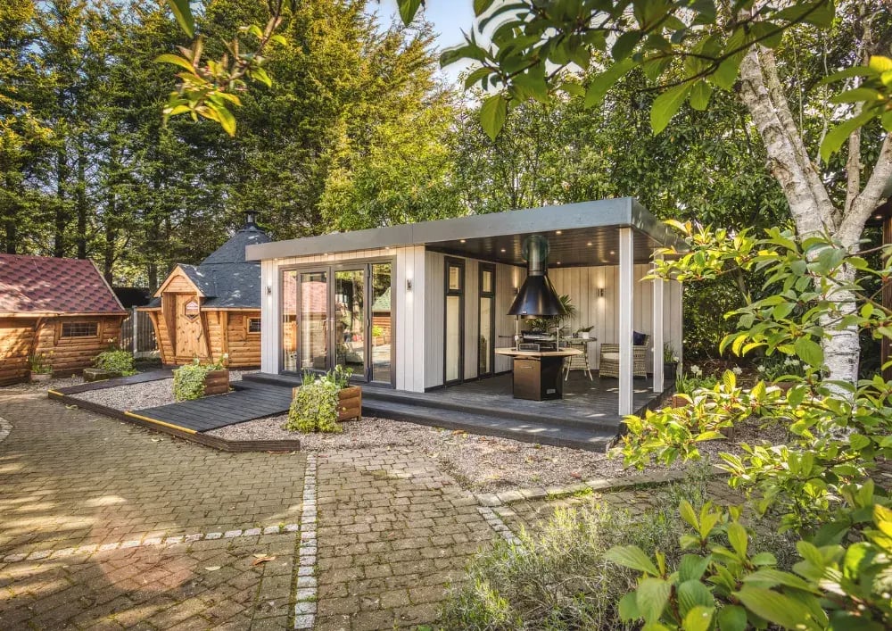 garden room and arctic bbq cabin nottingham