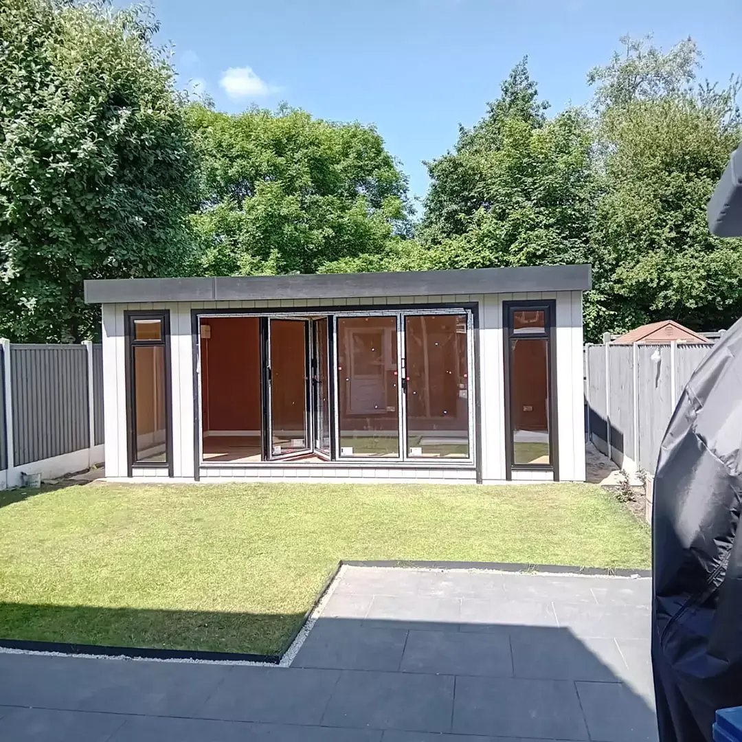 large garden room in sale