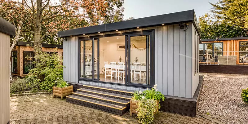 composite garden room with steps