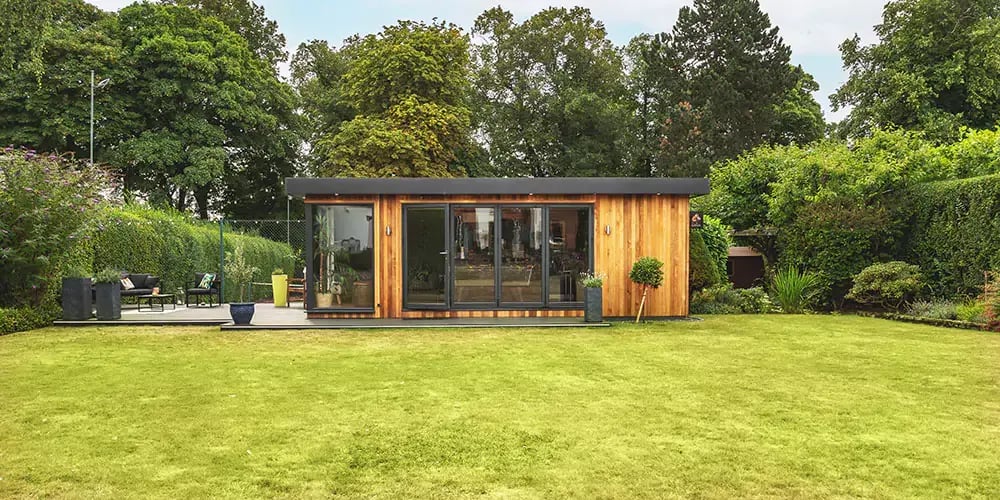 summerhouse with bifolds