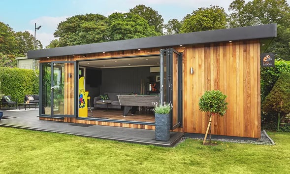 garden room bar with bifolds