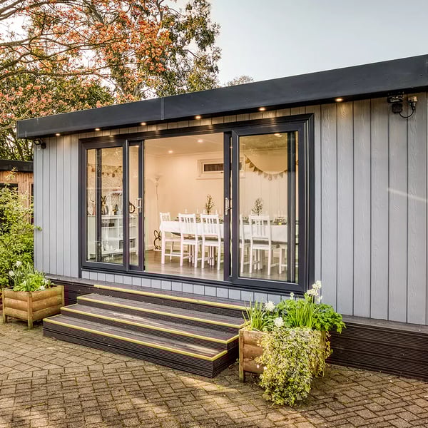 cabin-master-show-site-april2023-dining-room-easter-01a-656ef64b02d95