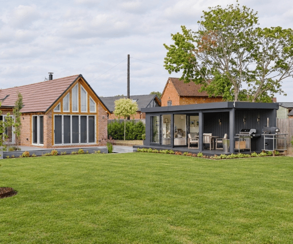 Garden room with veranda in back garden