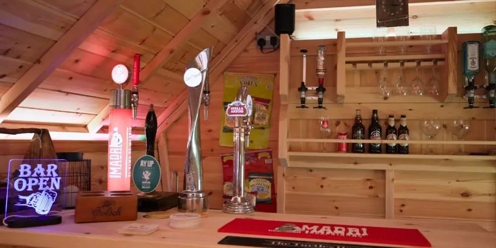 Nadin 14m bar interior  (3)