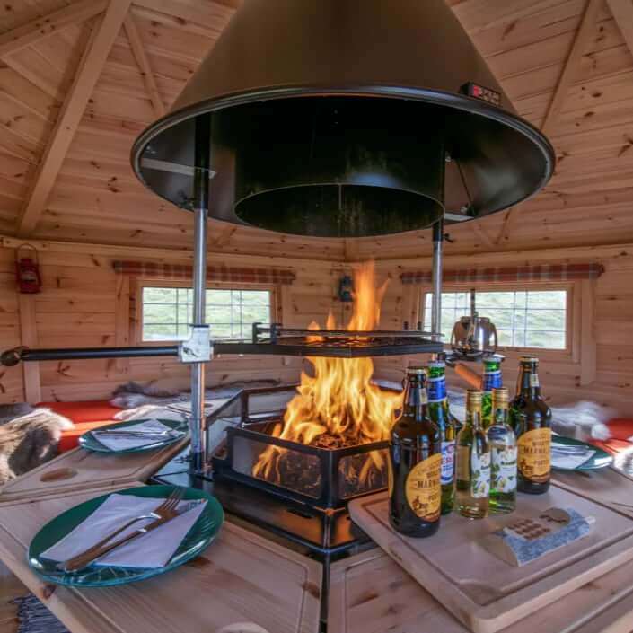 camping-cabins-humble-bee-farm-10m-bbq-04