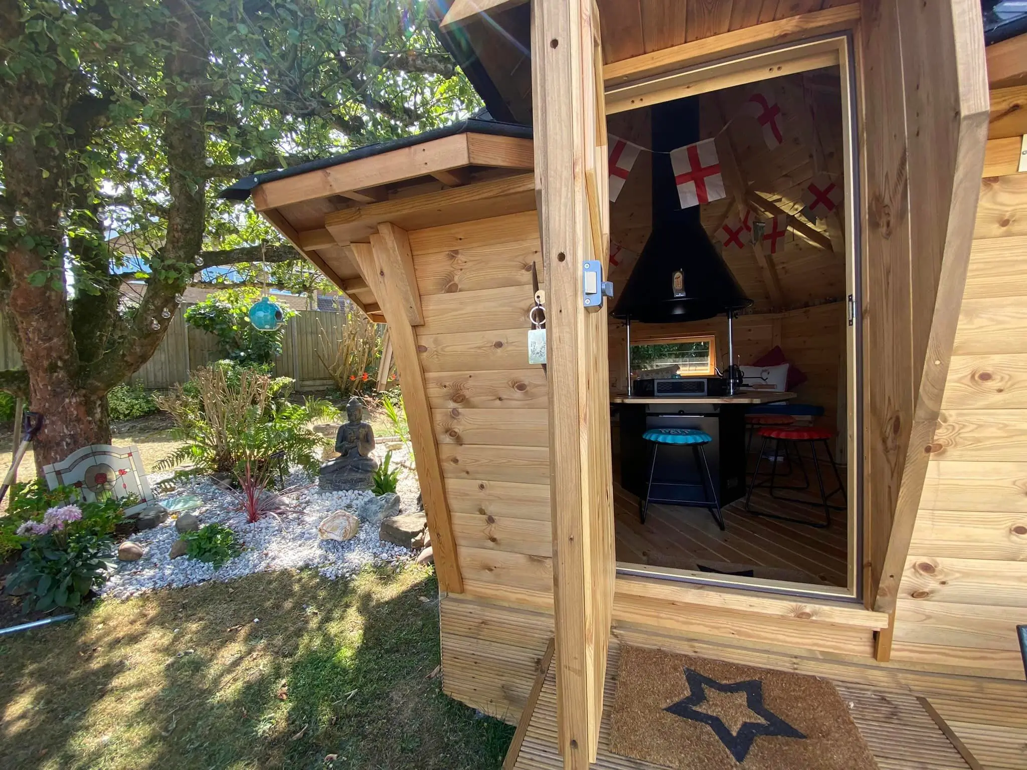 Arctic Cabins 10m Arctic Bar in Garden