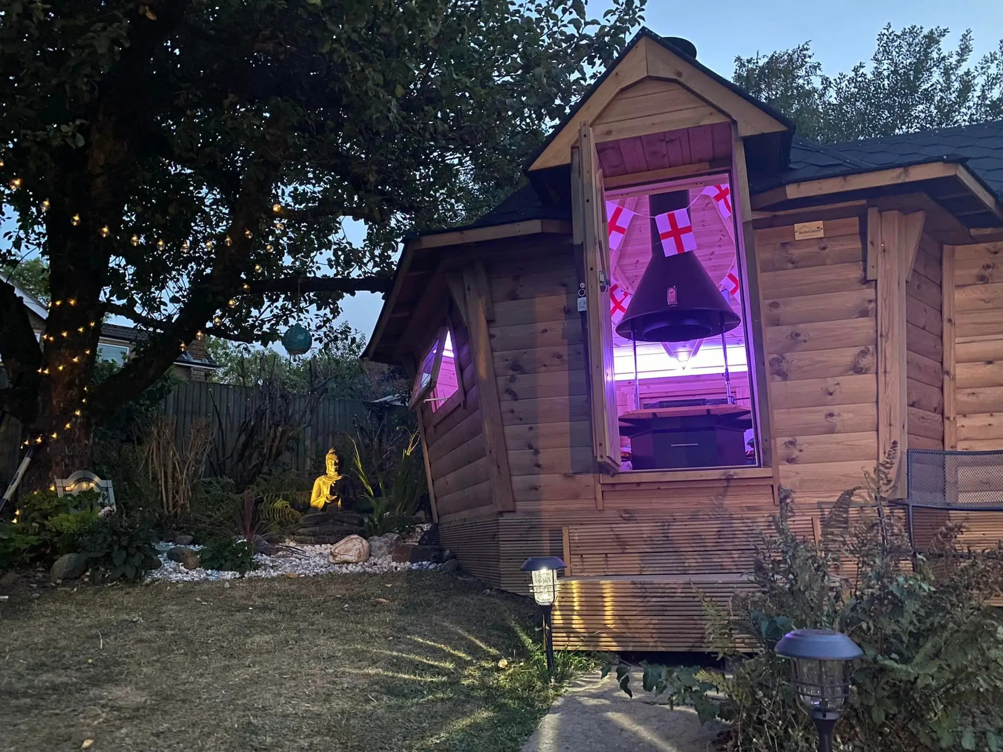 Arctic Cabins 10m Arctic Bar in Garden