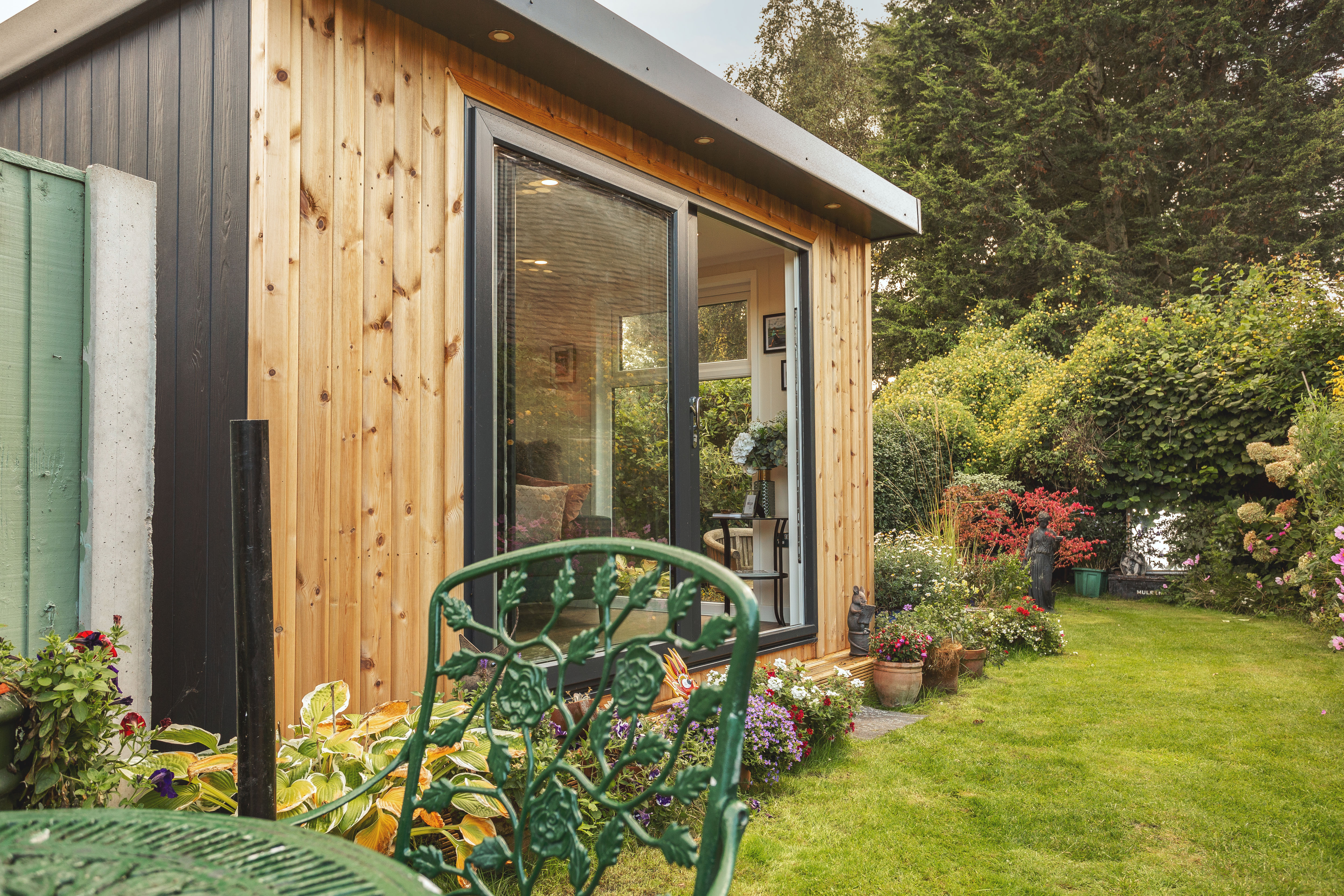 Rustic Garden Room Design