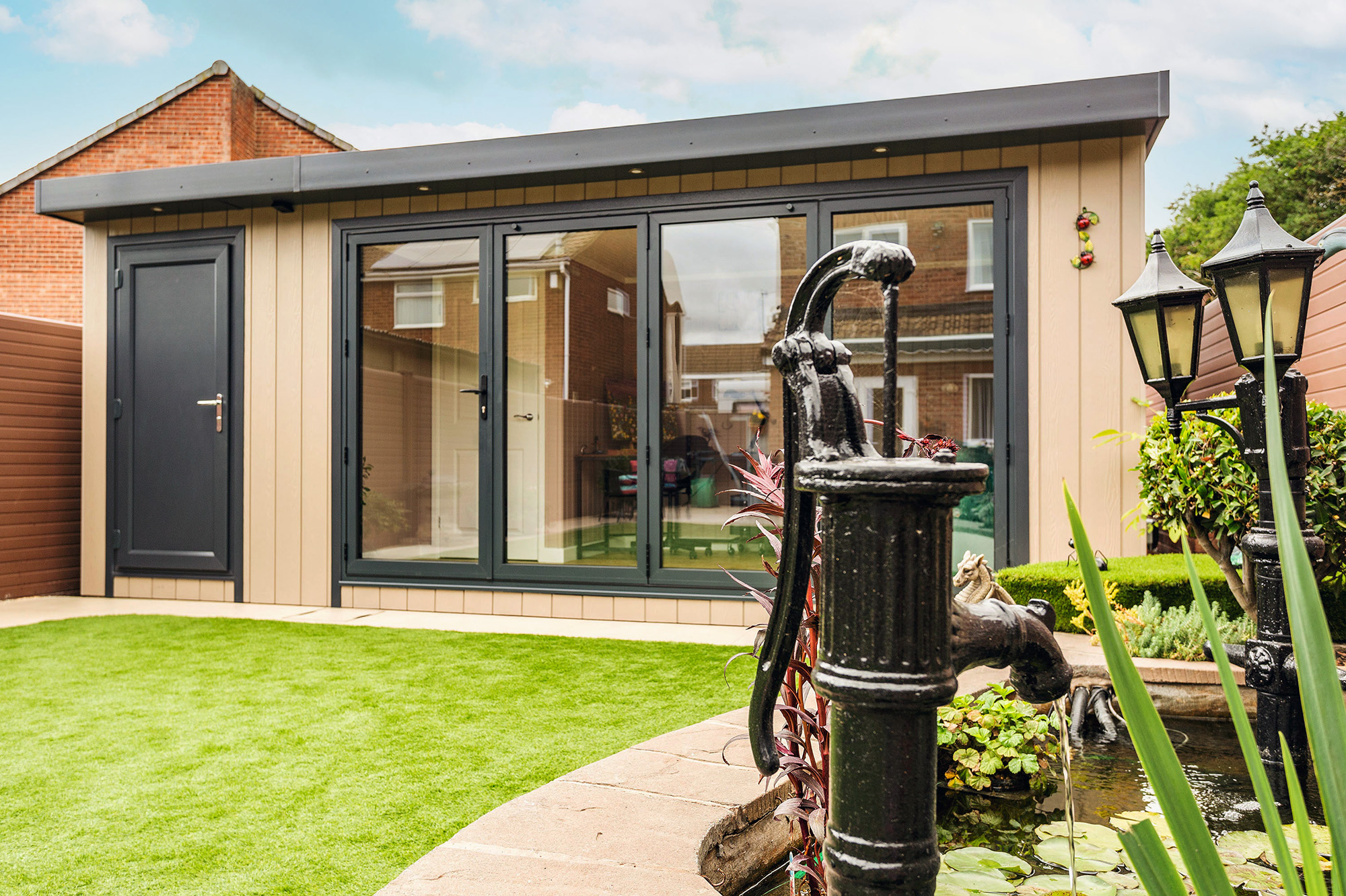 Garden Rooms with Shed 