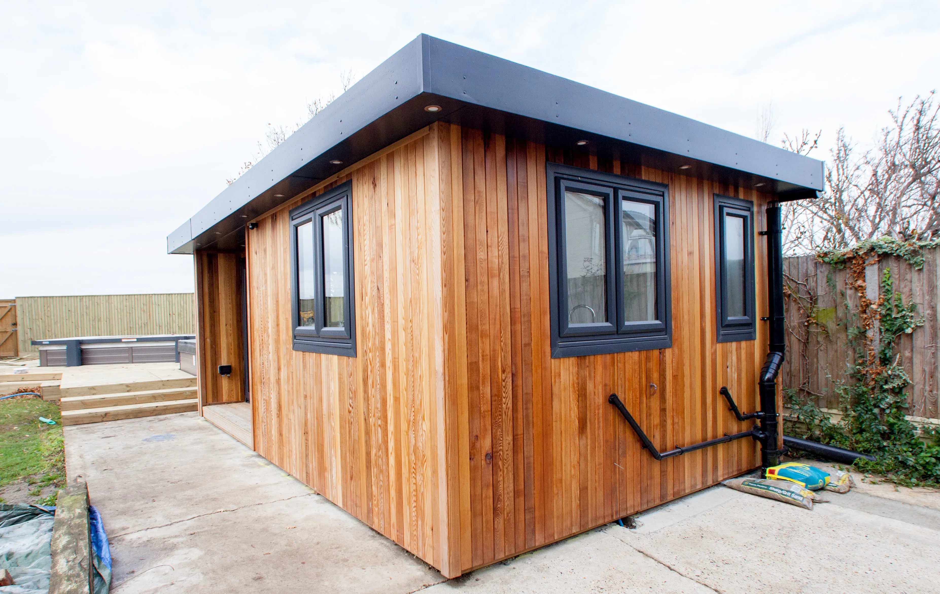 Cabin Master Cedar Garden Annex