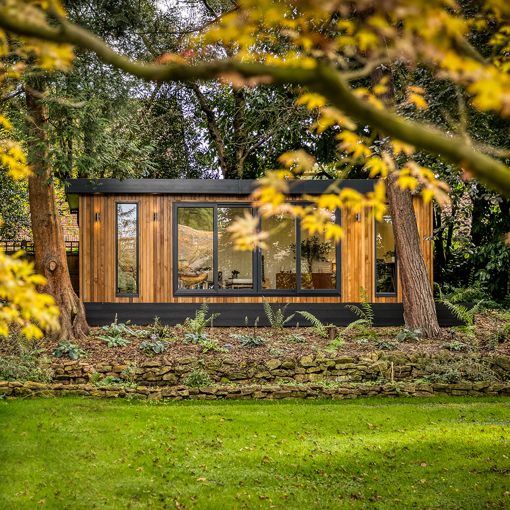 Garden summerhouse with office space integrated