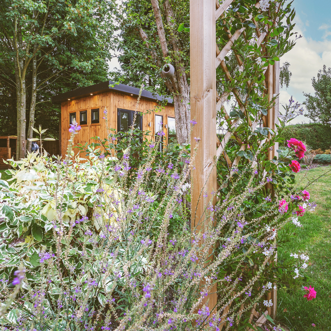 Insulated garden hobby room