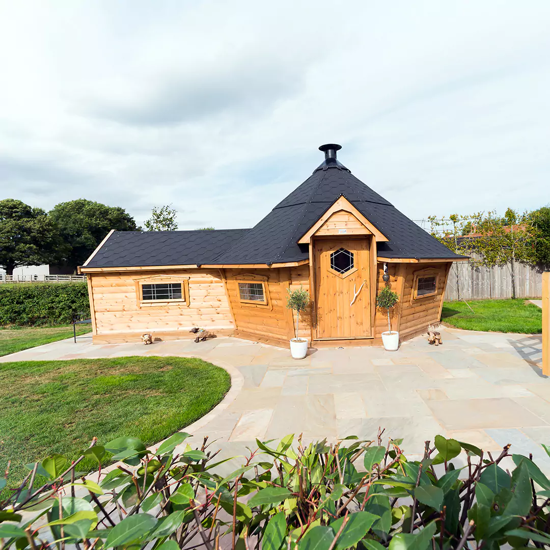 Large BBQ hut with extension 