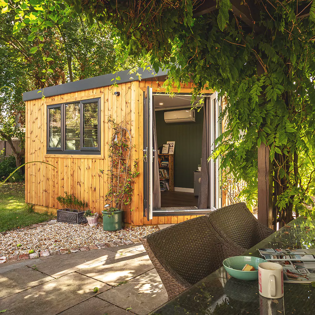 Corner insulated garden office in redwood