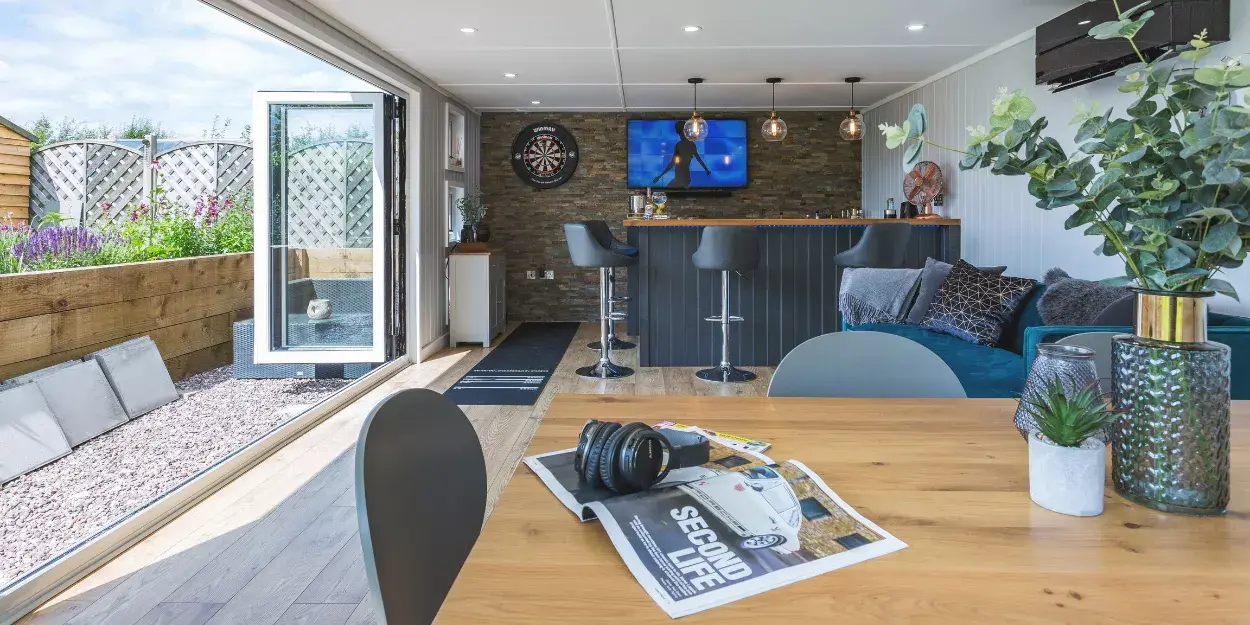 garden bar with slate feature wall