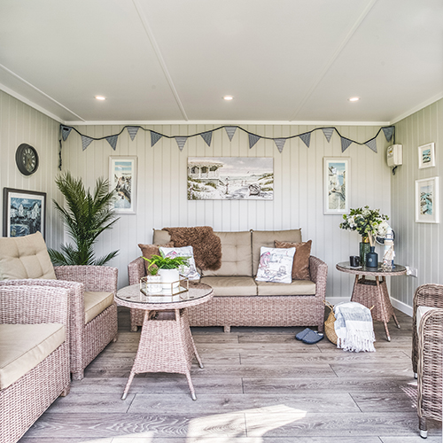 Cabin Master summerhouse interior in seaside theme