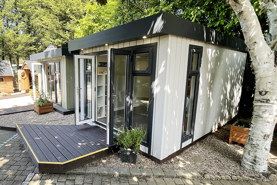 Cabin Master - 5m x 3m - SS - The Den_02